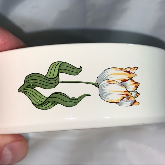 TIFFANY & CO. large Tiffany Tulips TRINKET BOX powder box PORCELAIN - Picture 5 of 10